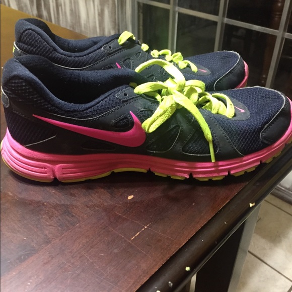 womens tennis shoes size 8